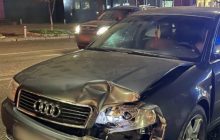 У Києві дуже п’яний чоловік на легковику "влетів" у патрульне авто: поліцейські госпіталізовані (фото)