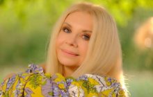 "Гарна, як янгол": 63-річна мама Дана Балана у короткій сукні дала "мудру" пораду (фото)
