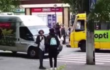 В Одесі "перегони" маршруток завершилися аварією: збили підлітка (фото, відео)