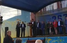 Тут би і Азаров заплакав: мер Кодими зганьбився, вітаючи городян (відео)