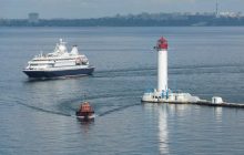 До Одеси вперше з початку пандемії зайшов круїзний лайнер: зустрічали з оркестром (фото, відео)