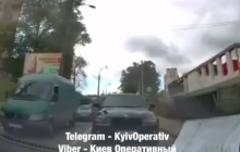 "Гадав, що хитріший за всіх": у Києві "провчили" водія BMW за порушення ПДР (відео)