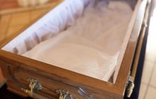 Морги переполнены, свет - с перебоями: Гайдай рассказал, как на Луганщине хоронят убитых