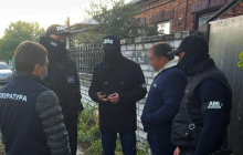 У Харкові поліцейські незаконно затримували людей з ОРДЛО та вимагали у них гроші (фото)
