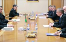 У Туркменістані делегацію з Росії зустріли перевернутим прапором РФ (фото)
