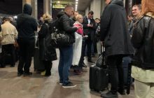Перші жертви "Трускавця-2": пасажирів "Укрзалізниці" пересадили через "слуг народу"