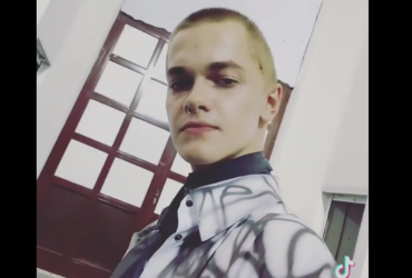 Побитий танцюрист Дорофєєвої після коми вийшов на подіум (фото)