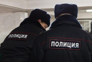 Руки геть від України: у Москві розігнали антивоєнний мітинг з шести осіб (відео)