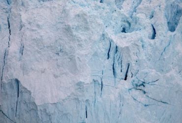 В Антарктиці рекордними темпами тане гігантський льодовик, вчені бʼють на сполох, - CNN