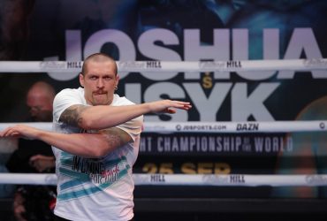 Усик під час тренувань довіряє одному важливому інструменту: тренер пояснив, про що йдеться