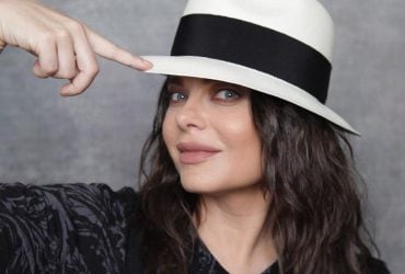 Сестра молчуньи Королевой записала песню на украинском языке и показала кадры войны (видео)