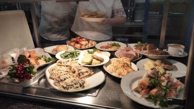 Меню по-депутатски: сколько стоит поесть в столовой Верховной Рады (фото)