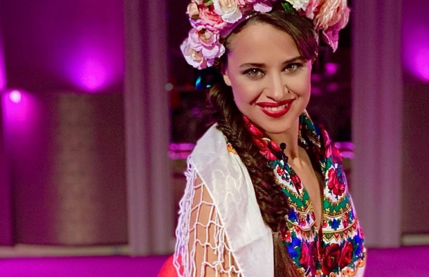 "Дівка з перцем": колишня Дзідзьо після розлучення здивувала фанів своїм перетворенням