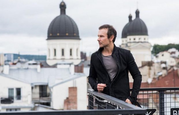 "Він плакав, я його заспокоїв": Вакарчук після народження сина розчулив мережу зворушливою історією