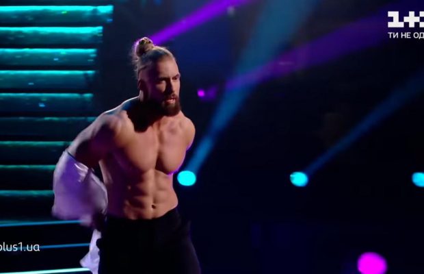 "Танці з зірками": учасник-стриптизер прокоментував свій провал у першому ефірі (фото, відео)