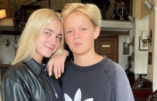 23-річна падчерка Потапа засвітила обручку на безіменному пальці: "Я сказала "так"