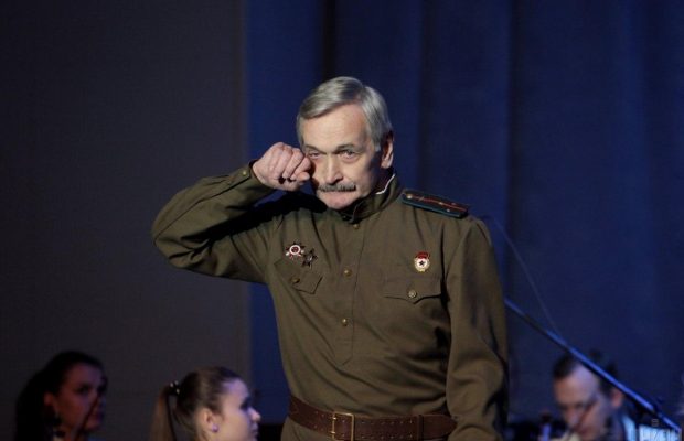 75-річну зірку "У бій ідуть…" звинуватили у зґвалтуванні 17-річної доньки своїх знайомих