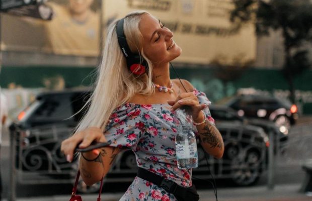 "У мене 50": прийомна донька Потапа вразила мережу татуюваннями по всьому тілу (фото)