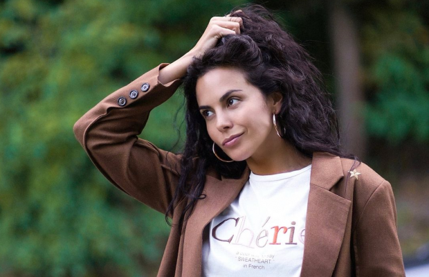 "Ледь не знепритомніла": Настя Каменських в образі серйозної дами звела мережу з розуму