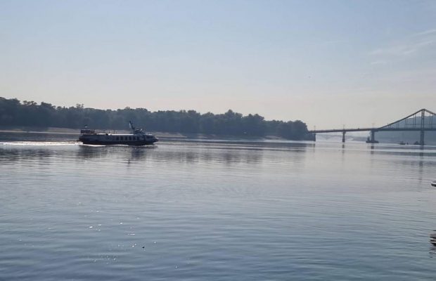 "Ракетами" по Дніпру: з Києва до Канева вирушив швидкісний теплохід (відео)