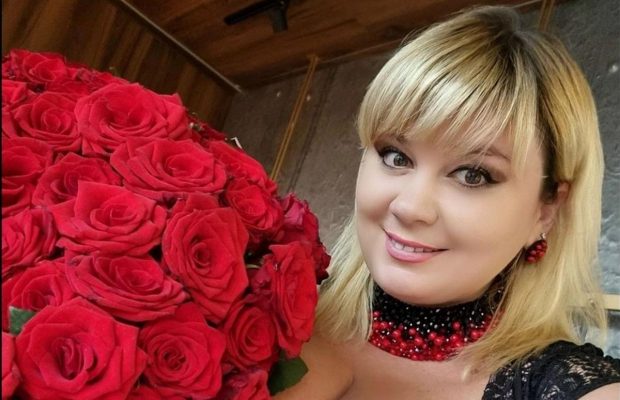 "Ставили на колени": модель с самой большой грудью в Украине шокировала рассказом о семье и комплексах