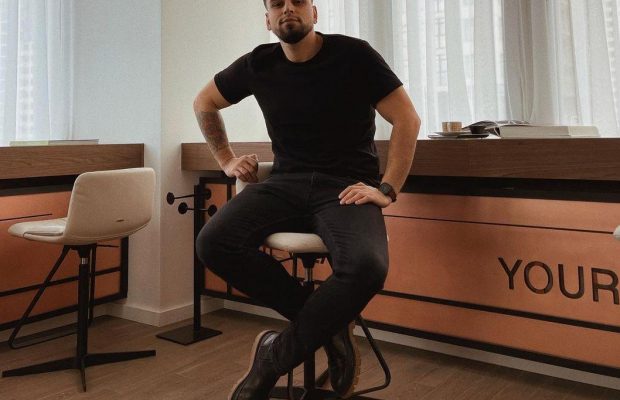 "Вирішив опуститися на ще глибше дно і розказати, як усе було": екс-чоловік блогерки Саші Пустовіт представив свою версію розлучення