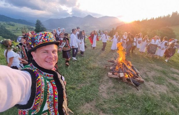 Майбутнє України і залізнична розкіш: що покажуть в новому сезоні "Мандруй Україною з Дмитром Комаровим"