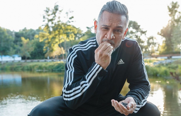 "Вырваться, чтобы просто выжить": Эктор Хименес-Браво после расистского скандала рассказал о жизни в 90-х