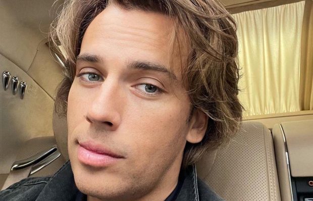 "Моя еротична фантазія": оголеного Максима Галкіна "застукали" на яхті в пікантній позі (фото)