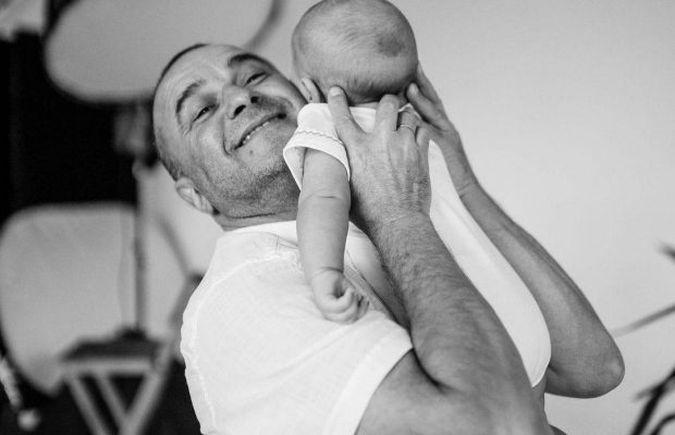 "Циганки мені ворожать": Віктор Павлік переживає через різницю у віці з новонародженим сином