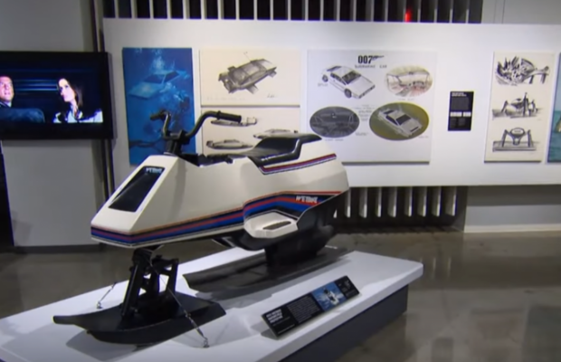 Перед прем'єрою "007: не час помирати" у Лос-Анджелесі показали автопарк Джеймса Бонда (відео)