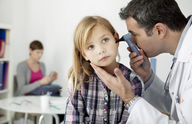 День отоларинголога в Україні: традиції свята, листівки, вірші та привітання в прозі