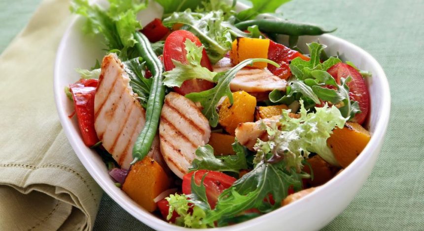 Яркие салаты с тыквой: 4 вкусных осенних рецепта
