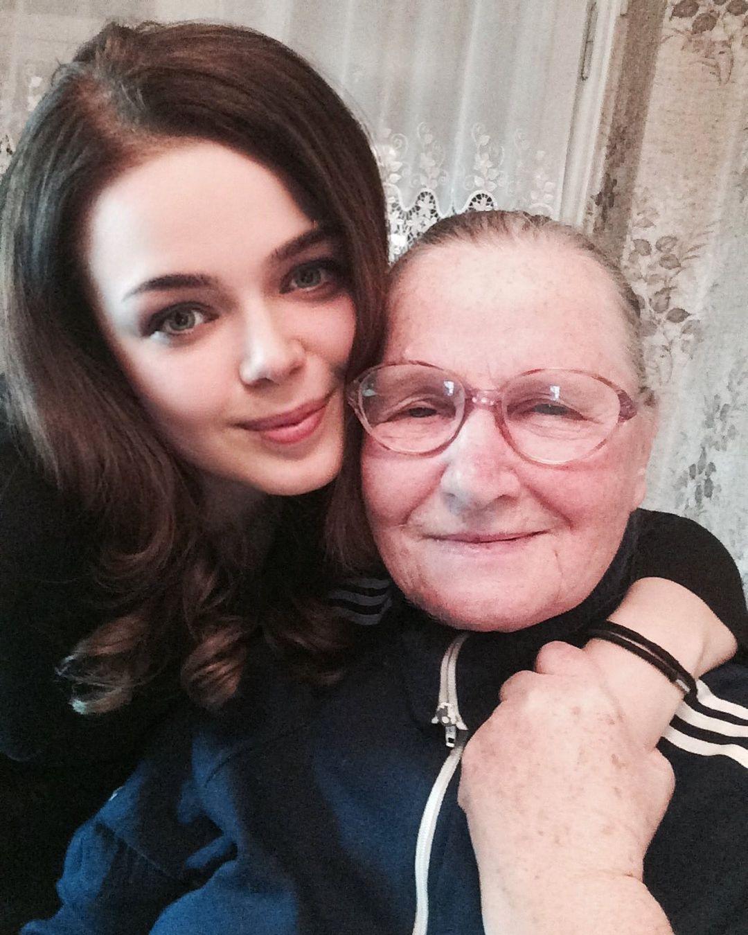 Умерла бабушка Алины Гросу / instagram.com/alina_grosu Умерла бабушка Алины Гросу / instagram.com/alina_grosu