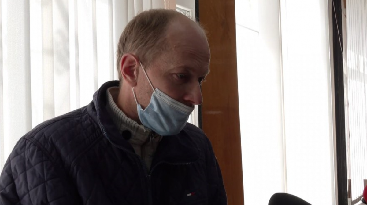 Сергій Тунік - батько одного з юнаків, затриманих за напад на копа / фото: Суспільне Сергій Тунік - батько одного з юнаків, затриманих за напад на копа / фото: Суспільне