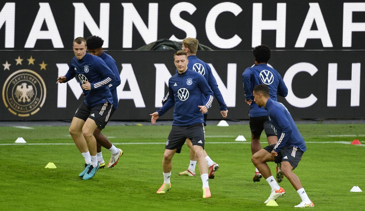 Збірна Німеччини готується зіграти з Румунією / фото REUTERS