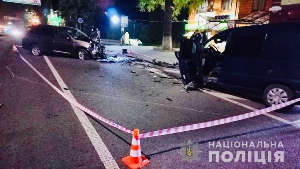 В результаті ДТП з тілесними ушкодженнями в лікарню доставлені обидва водії \ фото if.npu.gov.ua В результаті ДТП з тілесними ушкодженнями в лікарню доставлені обидва водії \ фото if.npu.gov.ua