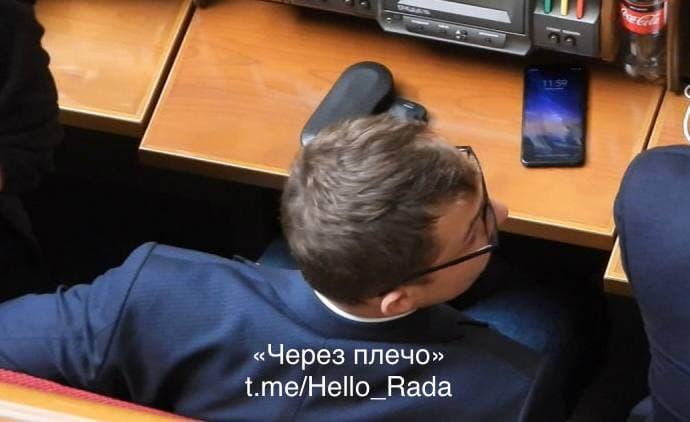 'Яйцо в скорлупе - безопасно': в Раде после смерти нардепа Полякова 'слуге' рассказывали, как не отравиться 'Яйцо в скорлупе - безопасно': в Раде после смерти нардепа Полякова 'слуге' рассказывали, как не отравиться