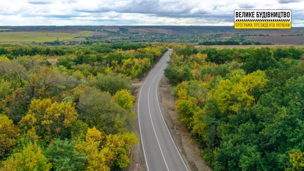 'Велике будівництво' Зеленського відновило 44 км маршруту Сєвєродонецьк-Золоте на Луганщині 'Велике будівництво' Зеленського відновило 44 км маршруту Сєвєродонецьк-Золоте на Луганщині