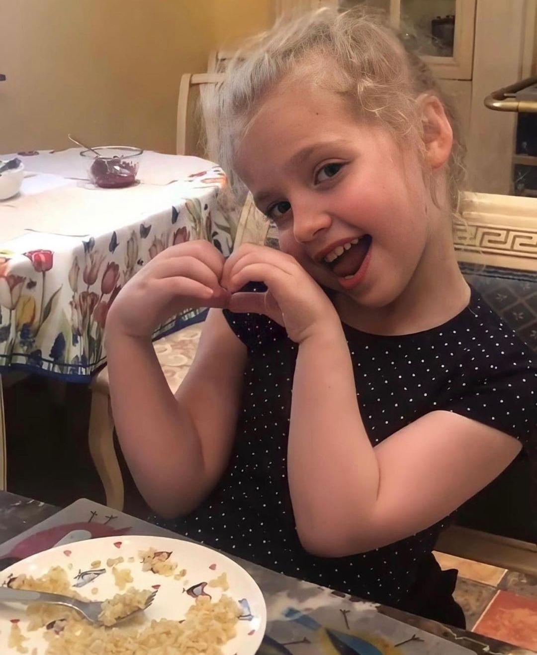 'Маленькая кривляка': 8-летняя дочь Пугачевой умилила поклонников 'Маленькая кривляка': 8-летняя дочь Пугачевой умилила поклонников