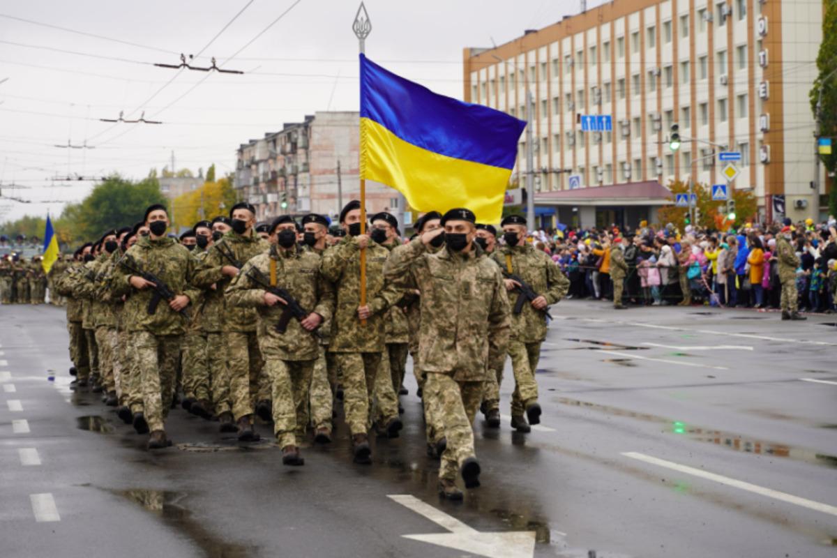 Новости украины самые униан. Парад в Луганске. Парад в Северодонецке 14 октября 2021 года. Австралия военнослужащие парад.