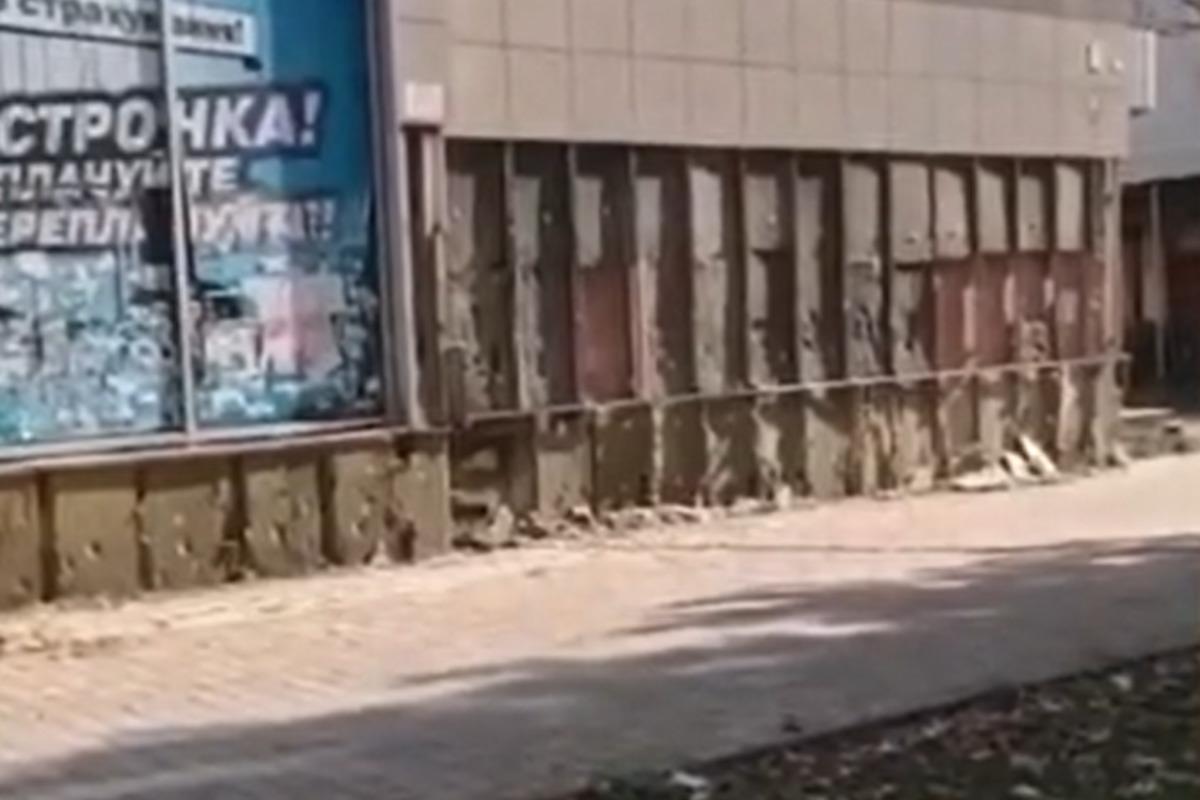 Empty buildings are being dismantled in Donetsk, journalists have found out / Screenshot