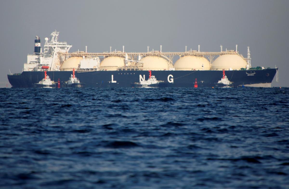ЄС розглядає варіанти заборони нових російських газових контрактів, - Reuters