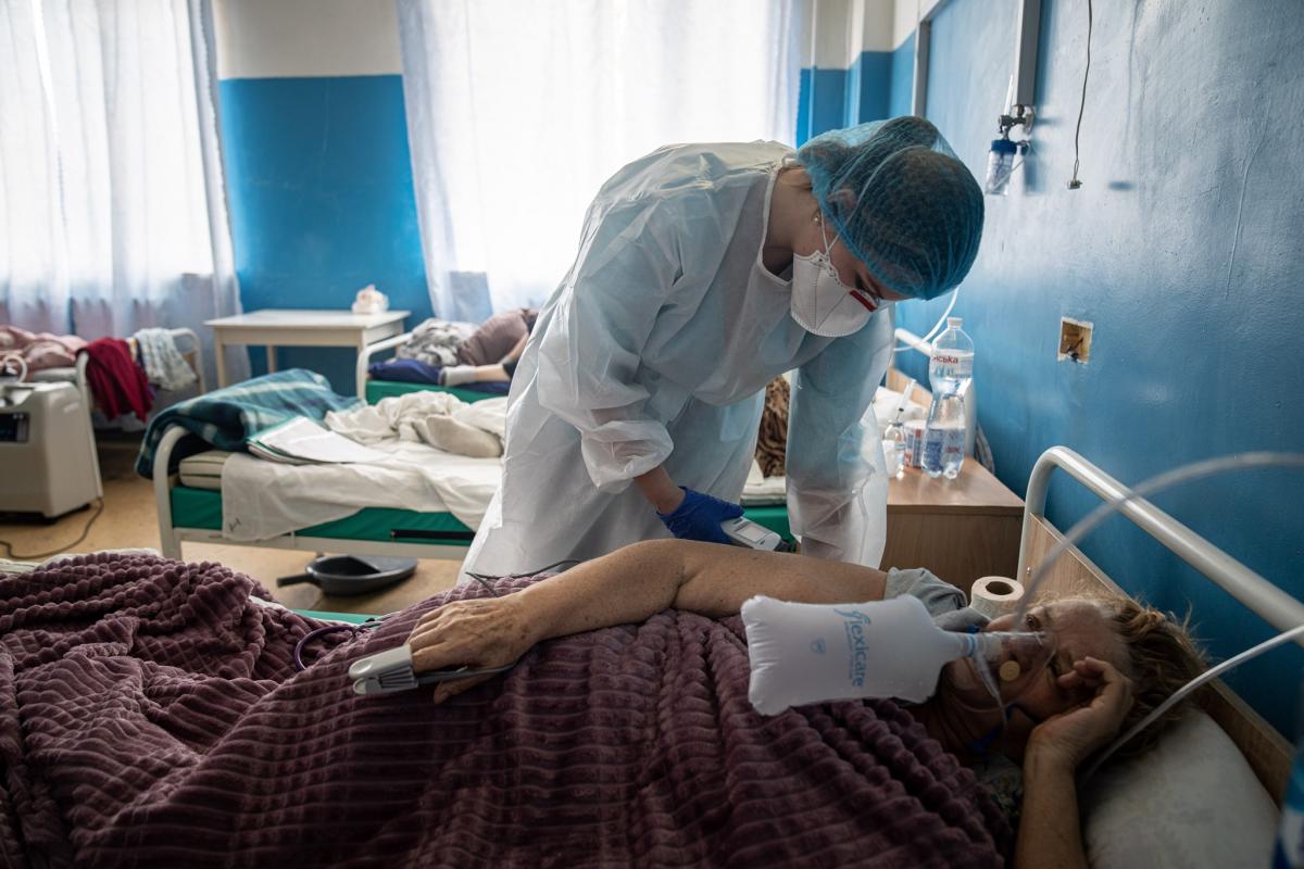 В Украине сегодня 64 тысячи коек выделены для лечения больных COVID \ facebook.com/moz.ukr