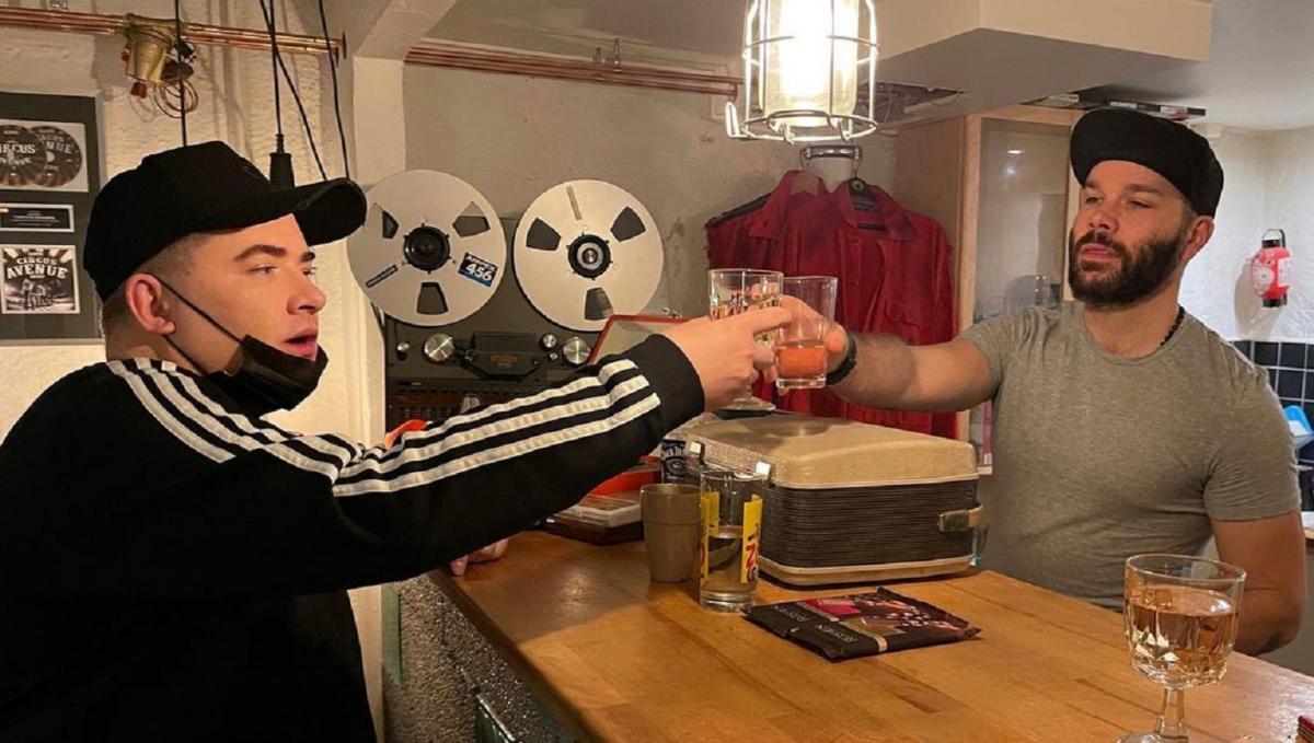 Данилко отдыхает после записи песни / фото - instagram.com/v_serduchka Данилко отдыхает после записи песни / фото - instagram.com/v_serduchka