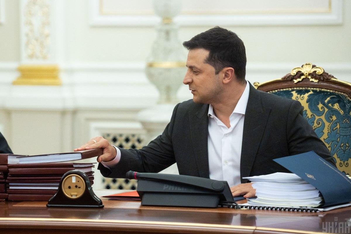 Володимир Зеленський прокоментував ухвалення закону про НАБУ / фото УНІАН Володимир Зеленський прокоментував ухвалення закону про НАБУ / фото УНІАН