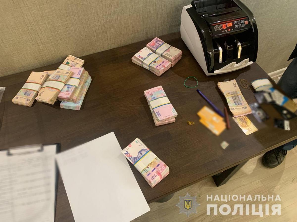 Правоохоронці викрили масштабну "схему" з підробки "ковідних" сертифікатів і тестів / npu.gov.ua Правоохоронці викрили масштабну "схему" з підробки "ковідних" сертифікатів і тестів / npu.gov.ua