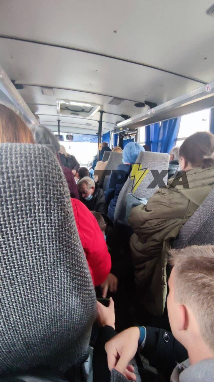 Так порушують карантин у транспорті Харкова / фото: "Труха"