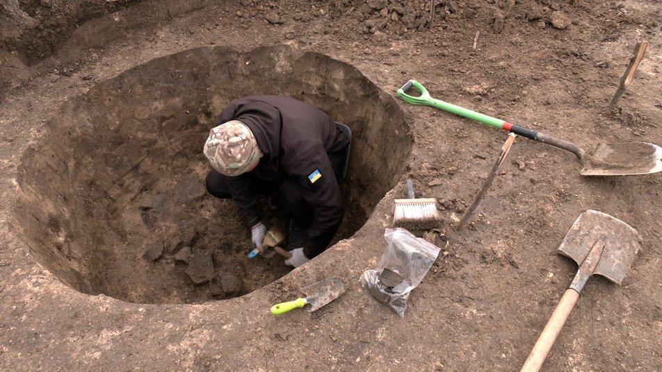 Біля Рівного розкопали скелет самки лося / фото suspilne.media