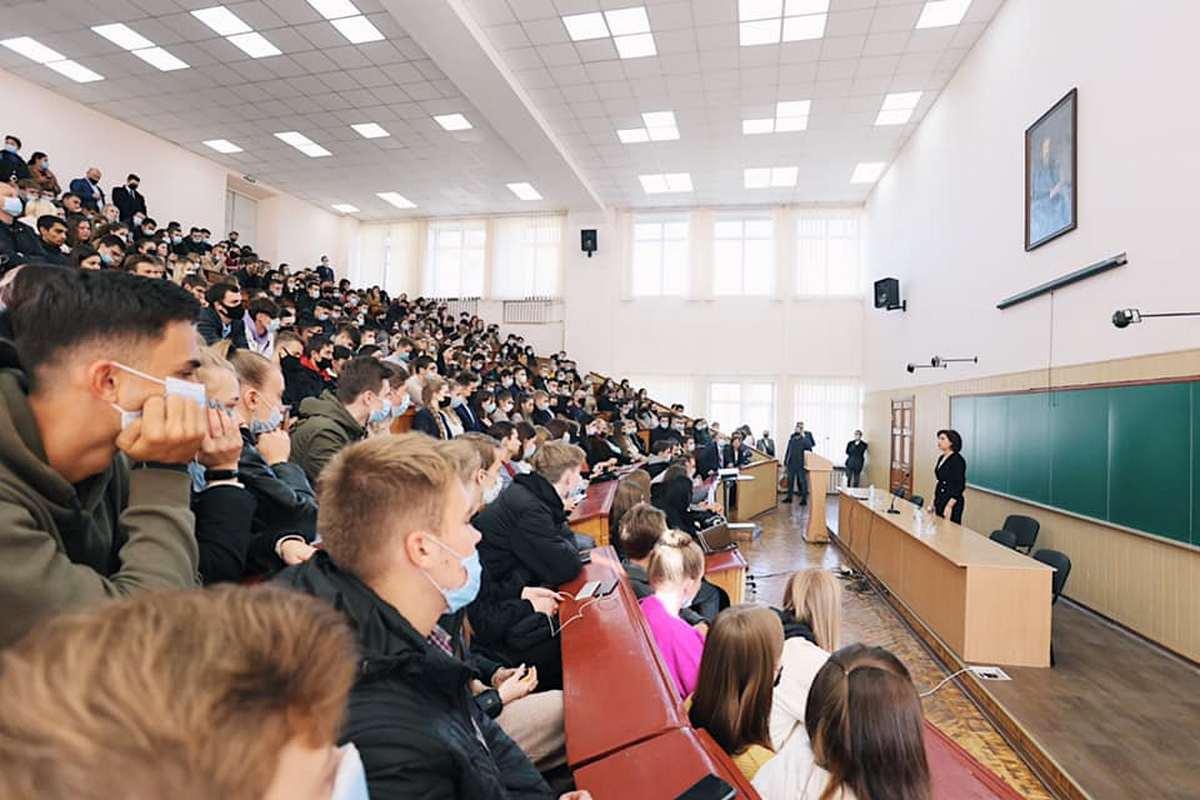 Государство реализует право на высшее образование для молодежи / фото facebook.com / Karazin.University